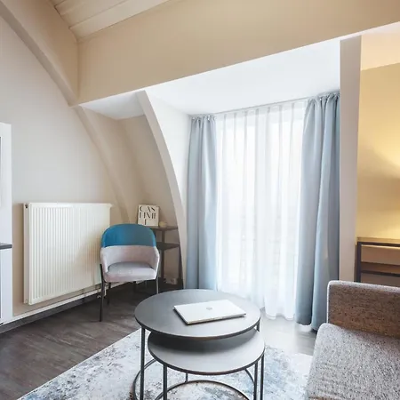 Select Hotel